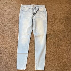 Refuge Light Wash Skinny Jeans